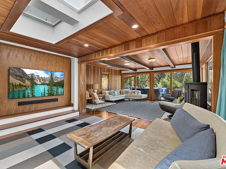 1738 Topanga Skyline Dr — Photo 11