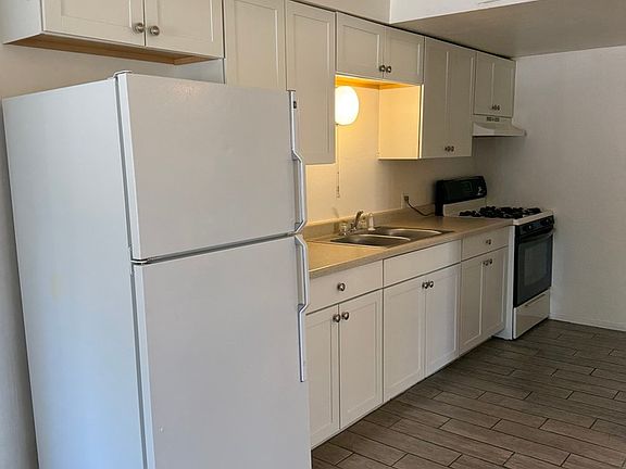 5th image of 3519 N Los Altos Ave #2