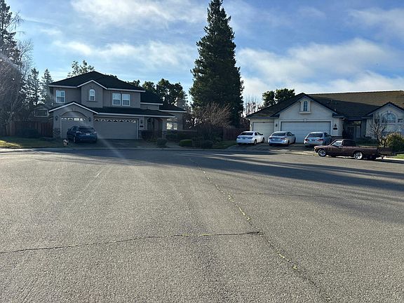 5th image of 627 Live Oak Ct