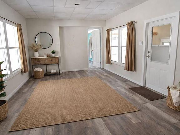 3rd image of 7915 Elliott Rd #15