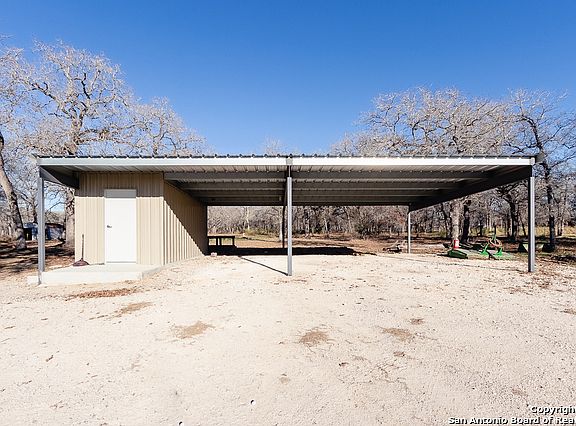 4th image of 780 Terrace Hill Ln
