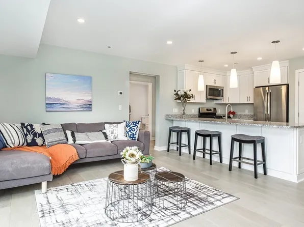 450 American Legion Hwy APT 504, Revere, MA 02151