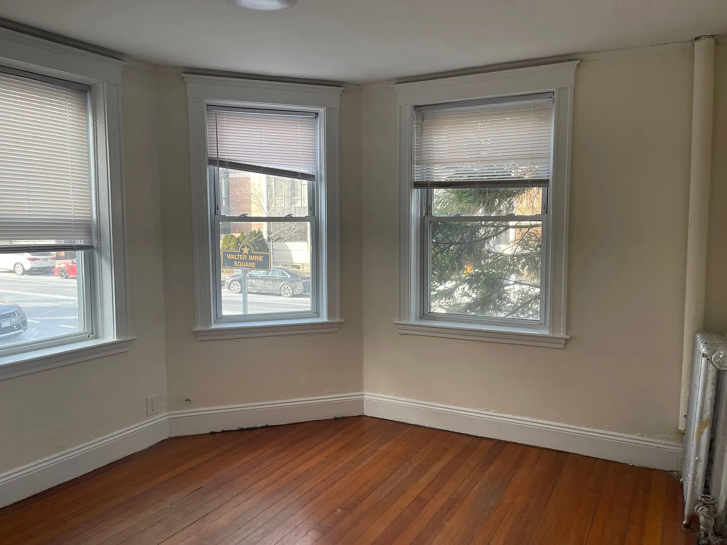 NO FEE Clean and spacious 3 bed split n Union Sq , Laundry, Utilities Inc Students/pets ok free m... — Photo 2