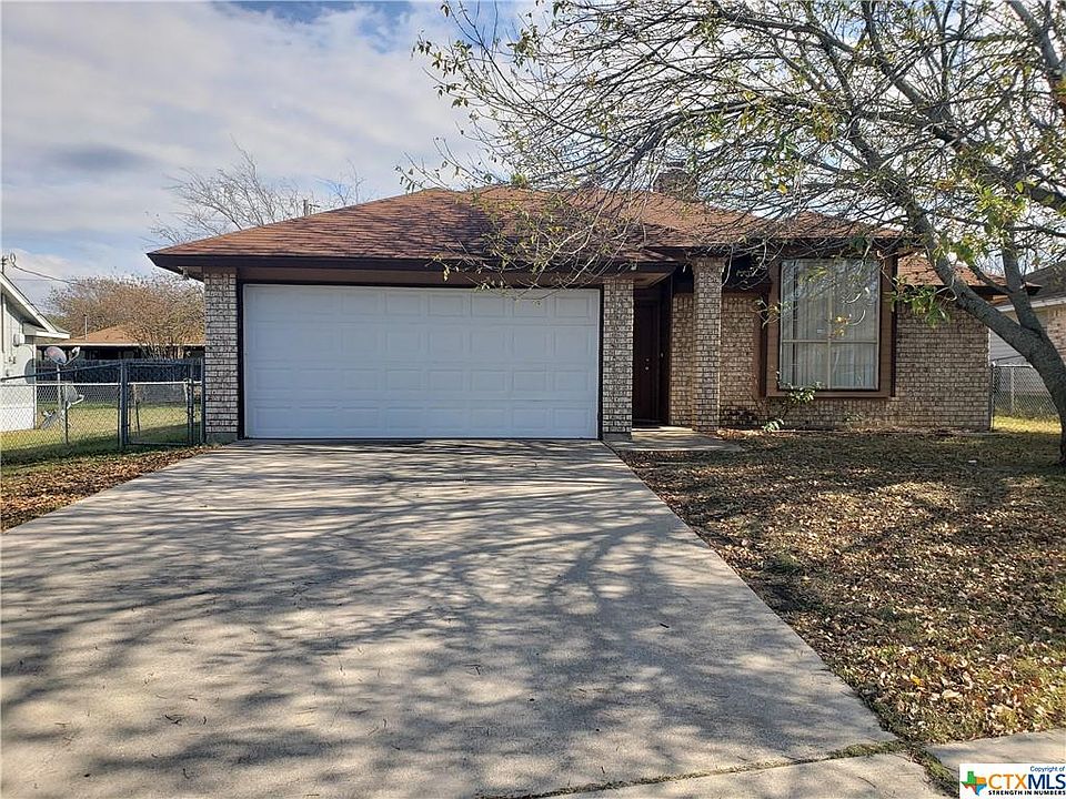 1st image of 2704 Roadrunner Dr