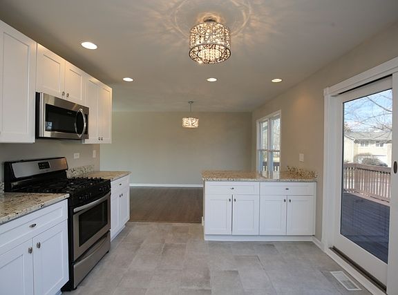 3rd image of 500 Charlestown Dr