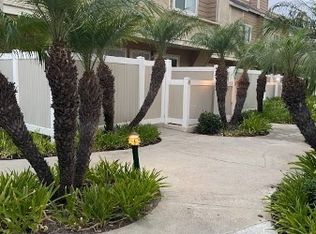 290 Victoria St #24, Costa Mesa, CA 92627