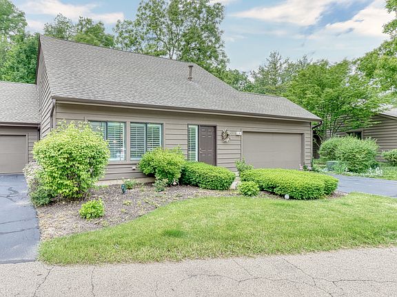 2nd image of 42 Lakewood Cir