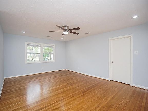 3rd image of 9925 Briarwild Ln