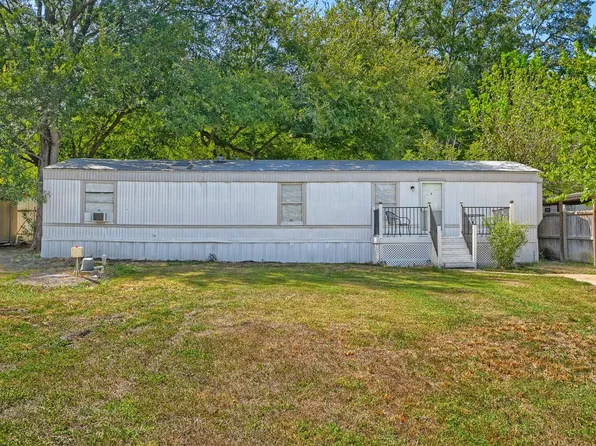 208 Circle Dr, Buda, TX 78610