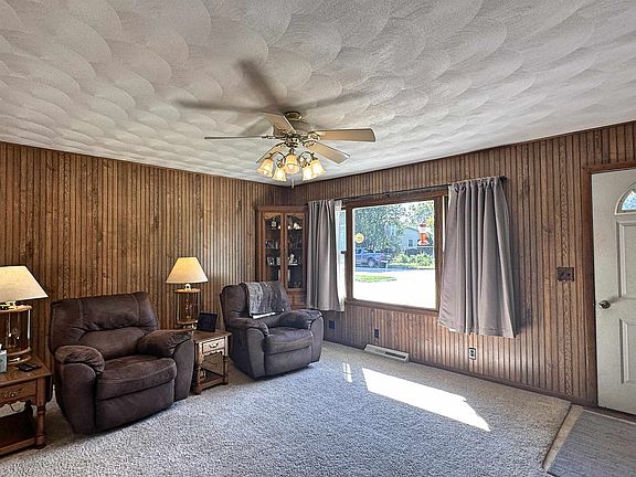 2nd image of 1310 Macarthur Dr