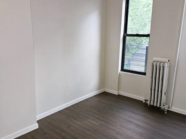 30-17 42nd Street 1L image 2 of 7