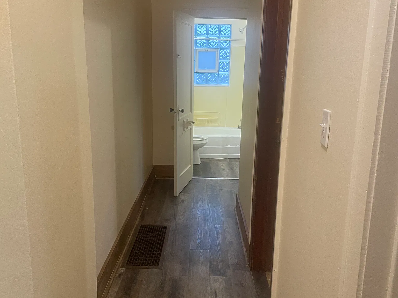 2 bed, 650 sqft, $860 — Photo 3