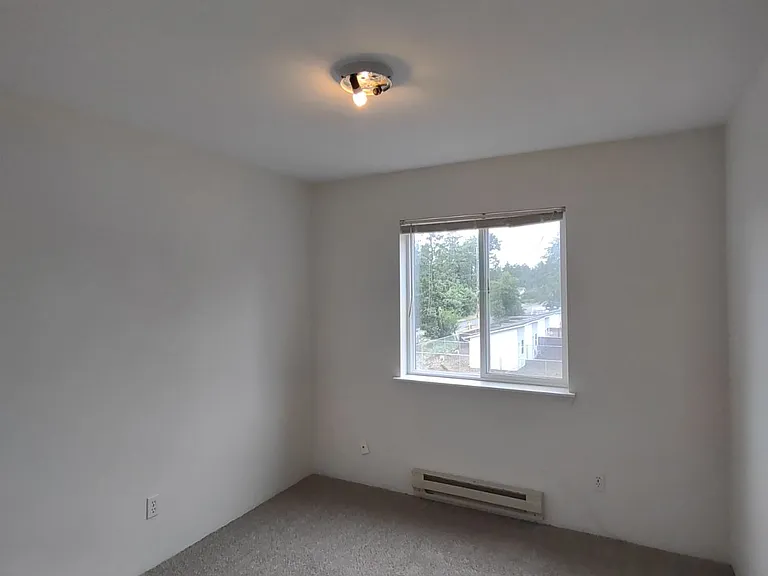 601 Sunset Ave NE #D — Photo 14