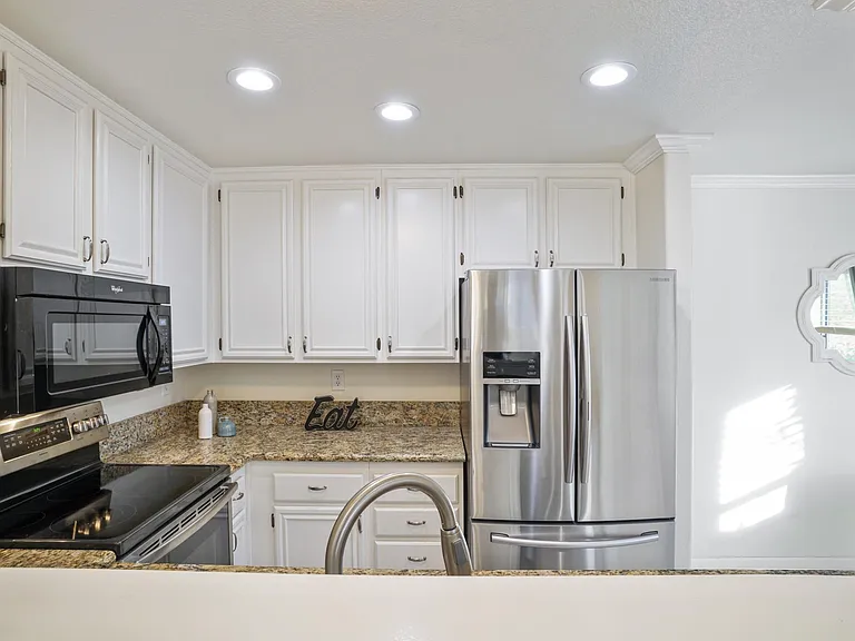 2042 Coolidge St — Photo 7