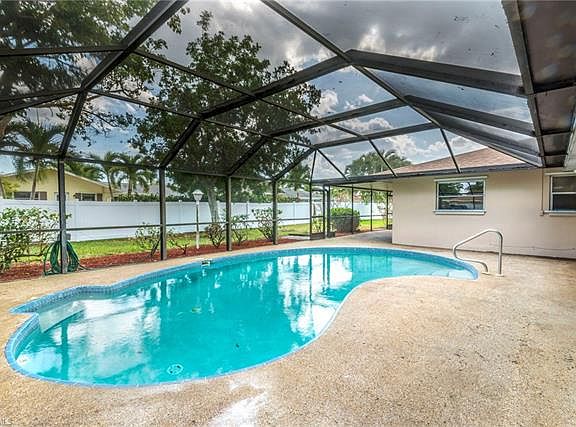 4th image of 1496 Charmont Pl
