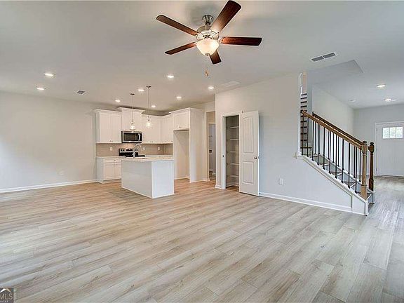 7th image of this home