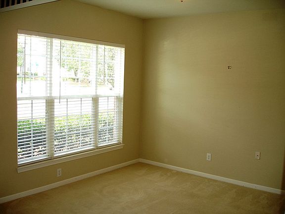 Bright & Sunny Dining Room!