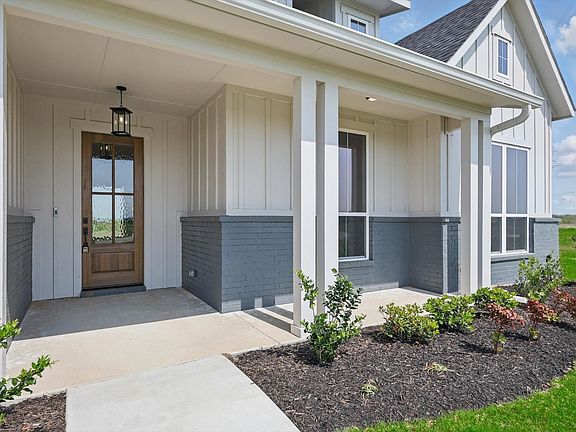 4th image of 210 Everly Ln