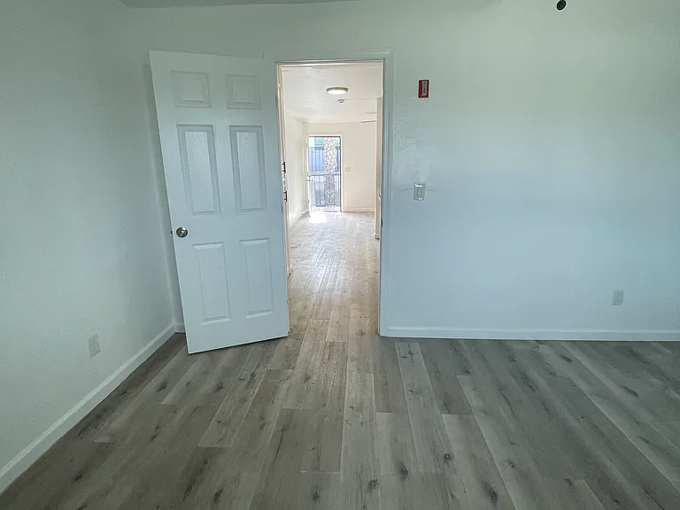 Genesis Apartments — Photo 27