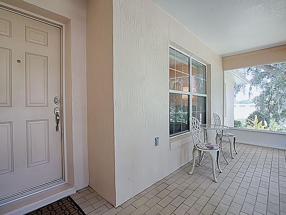 5th image of 210 Hanging Moss Ln