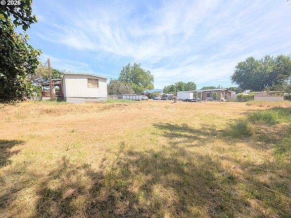 3rd image of 520 N 4th St