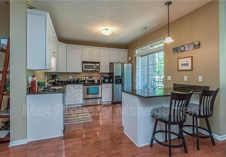 3031 Grand Ave #104 — Photo 7
