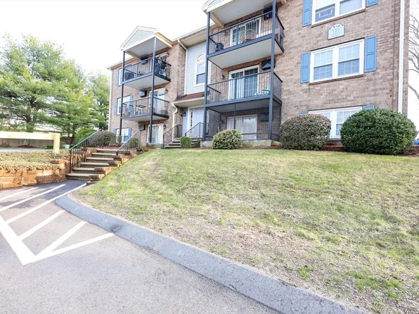 610 S Franklin St APT B202, Holbrook, MA 02343