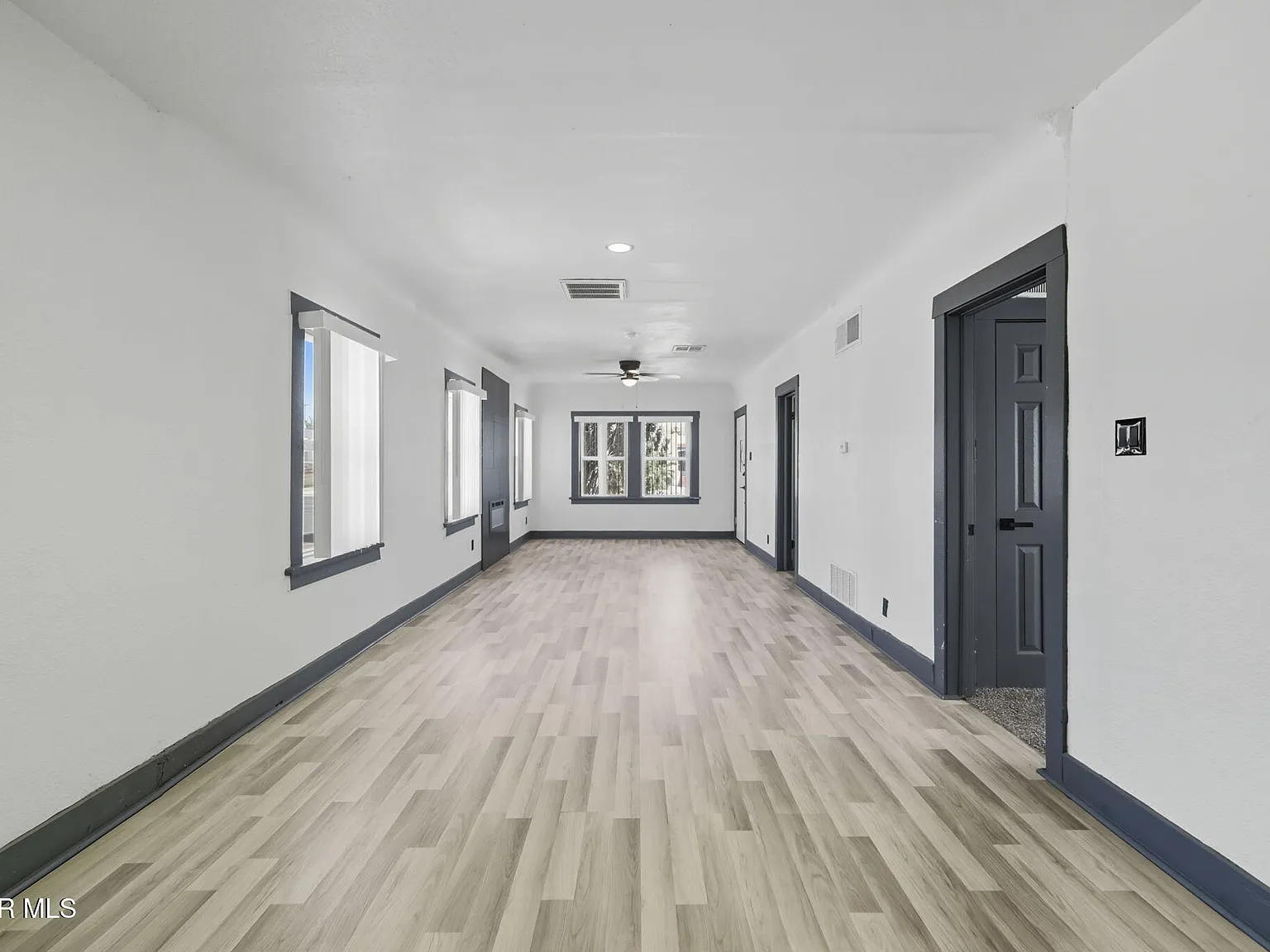 2 bed, 1.0 bath, 985 sqft, $1,350 — Photo 4