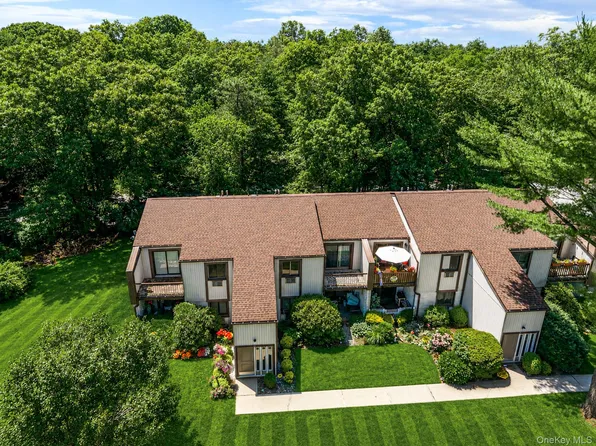 35 Richmond Boulevard #4A, Ronkonkoma, NY 11779