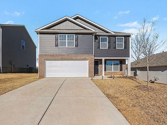 2nd image of 365 Valencia Cir