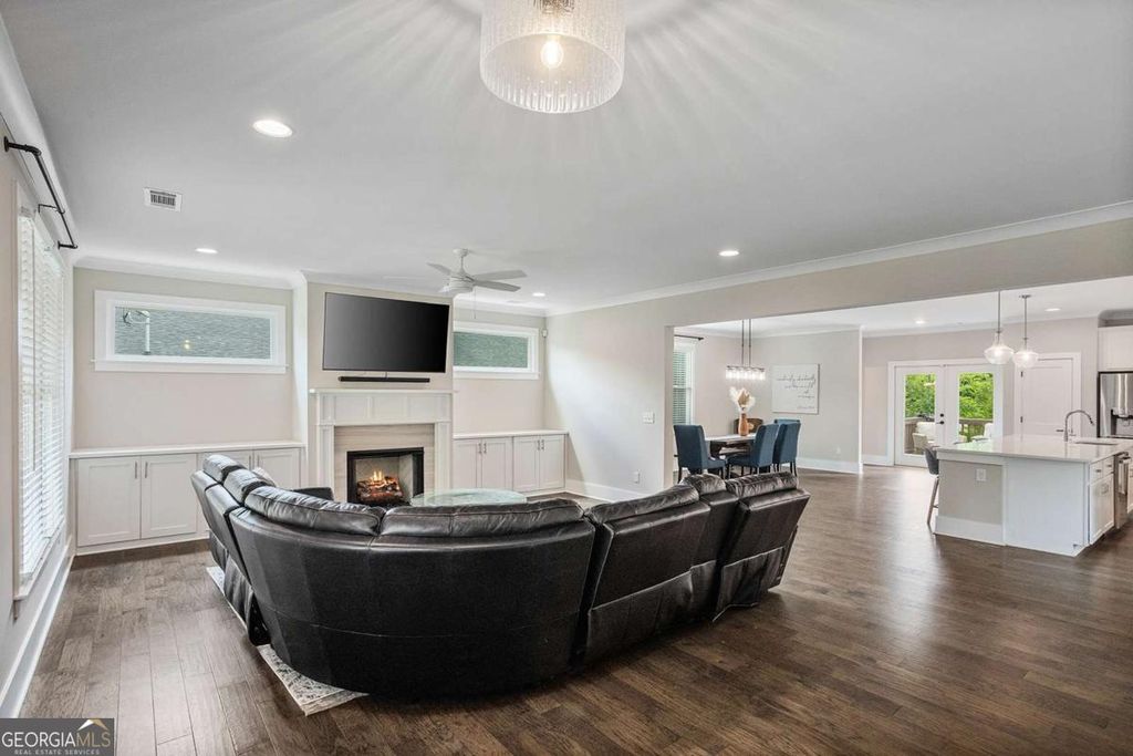518 Oak Dr, Atlanta, GA - View 3