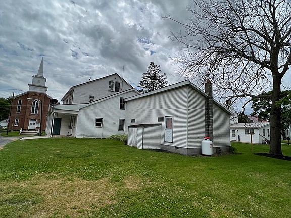 4th image of 18083 Fannettsburg Rd E