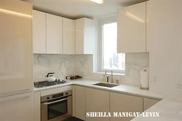Rented by Douglas Elliman | media 29