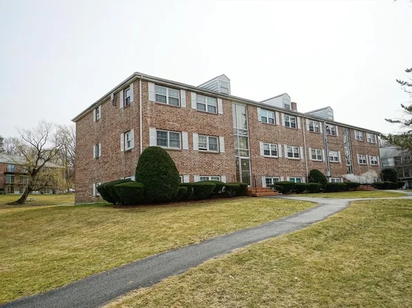 25 Edgelawn Ave APT 11, North Andover, MA 01845