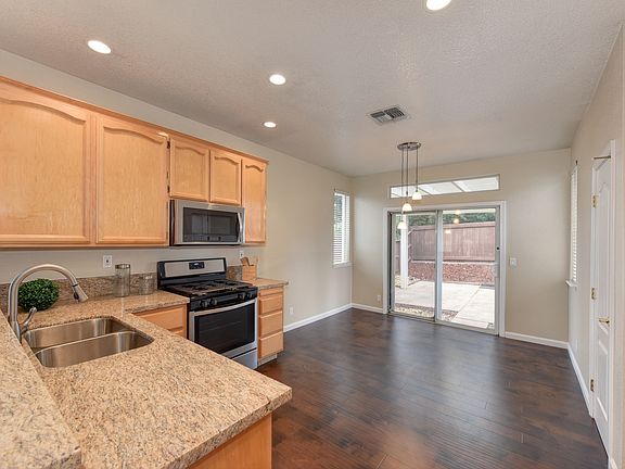 5th image of 1551 Cushendall Dr