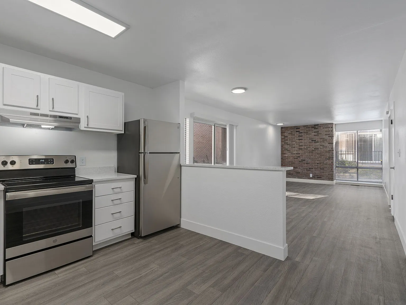 The Franklyn Apartments — Photo 2