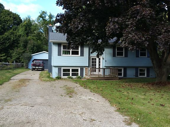 2nd image of 572 Richardson Dr
