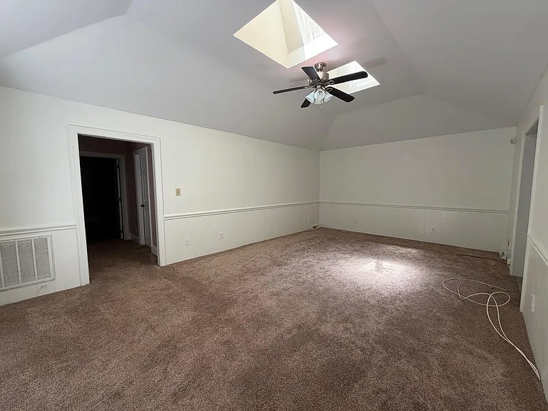5600 Carmel Rd — Photo 11