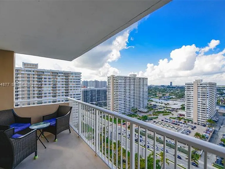 1950 S Ocean Dr #19E — Photo 5