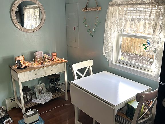 4th image of 21 Bear St #1