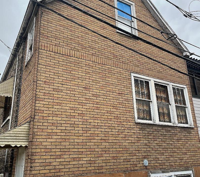 2nd image of 2212 W Shakespeare Ave