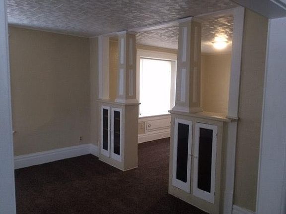 3rd image of 589 Arden Pl