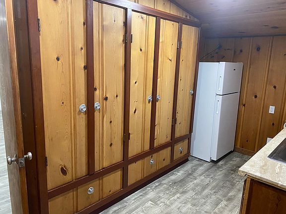 5th image of 1081 Cherry Ave #B