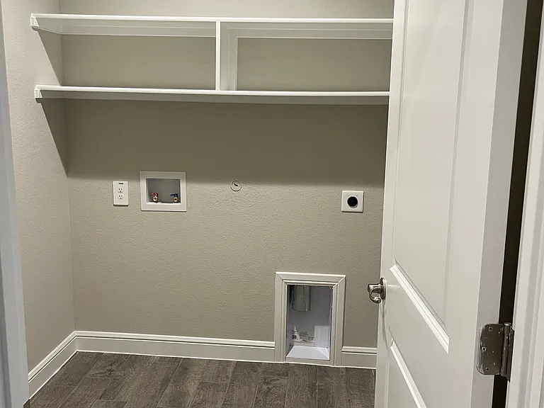 15537 Putney Way — Photo 10