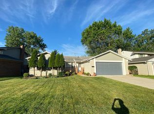 43987 N Umberland Cir, Canton, MI 48187