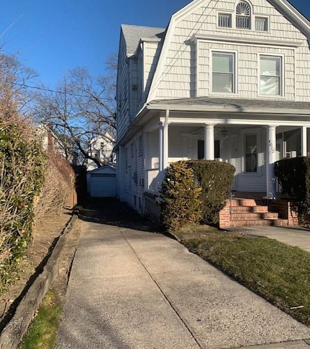 2nd image of 10-22 Bay 24 St
