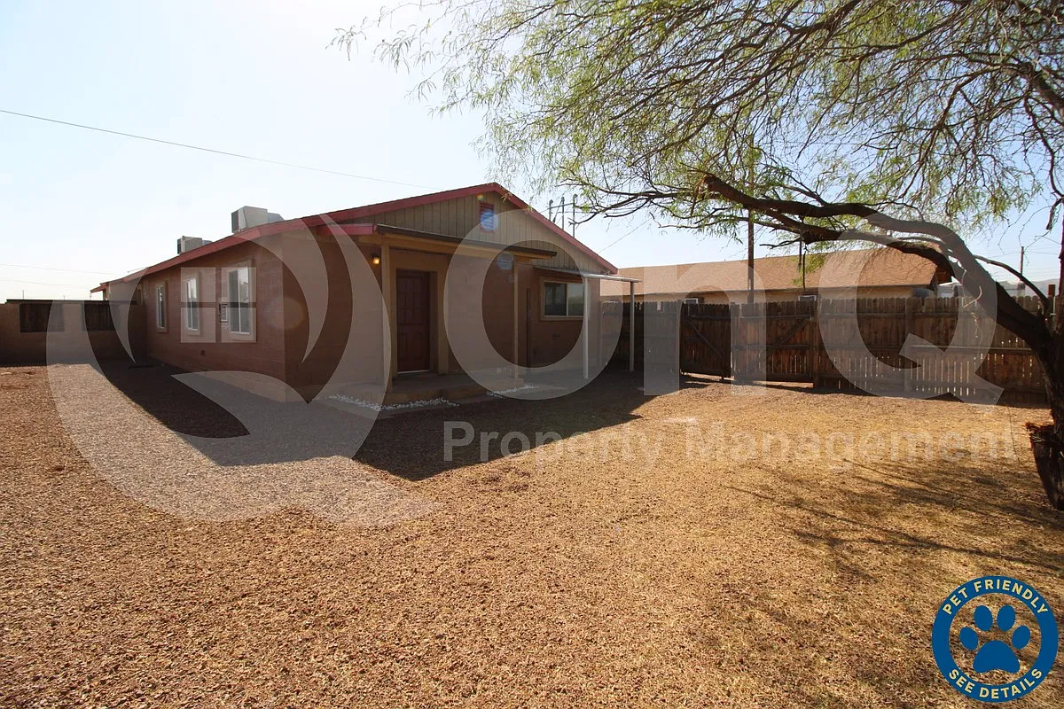 3 bed, 2.0 bath, 1120 sqft, $1,499 — Photo 1