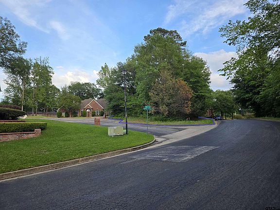 2nd image of 614 Polo Ct