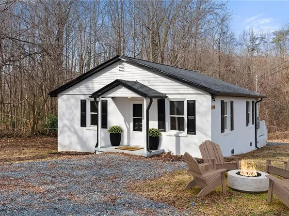 1746 Amos St, Reidsville, NC 27320