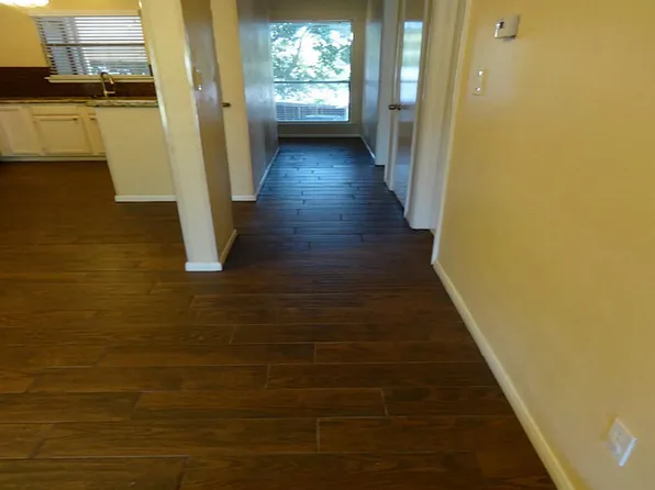 203 Lakeview Ter #203B, Montgomery, TX 77356